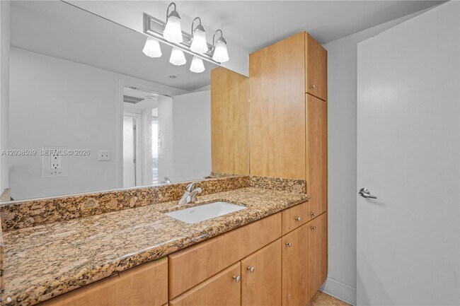 Building Photo - 401 69th St