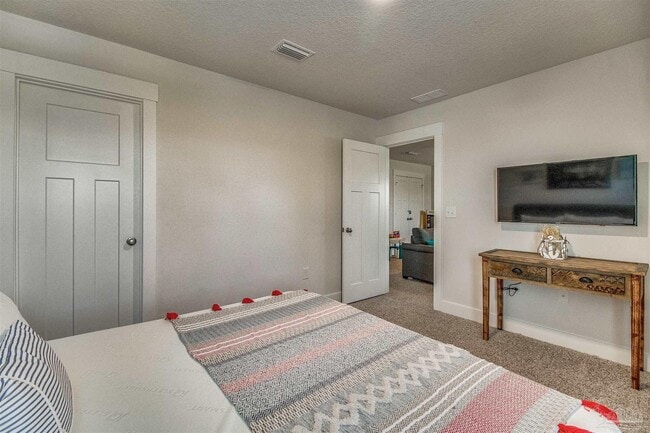 Building Photo - 14358 Gardenglen Dr