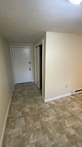 Building Photo - 87 Broad St