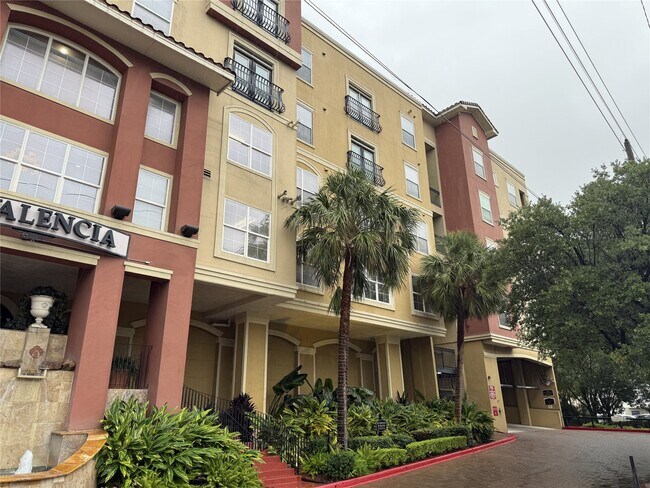 Building Photo - 1711 Old Spanish Trl