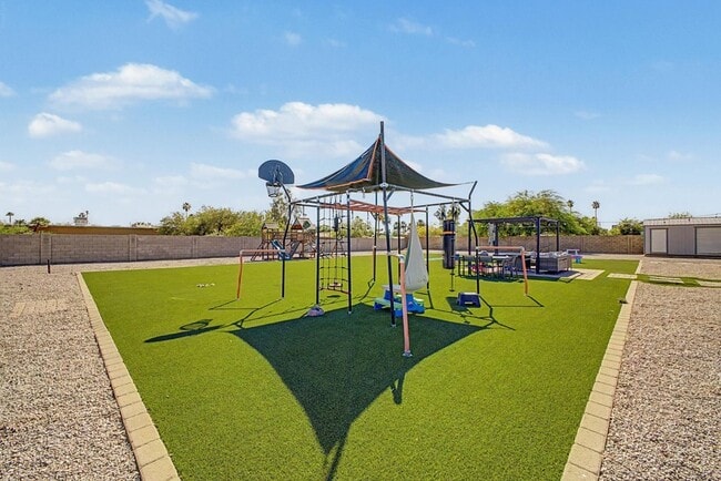 Building Photo - 6315 E Delcoa Ave