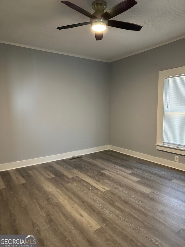 Building Photo - 2134 Main St NW