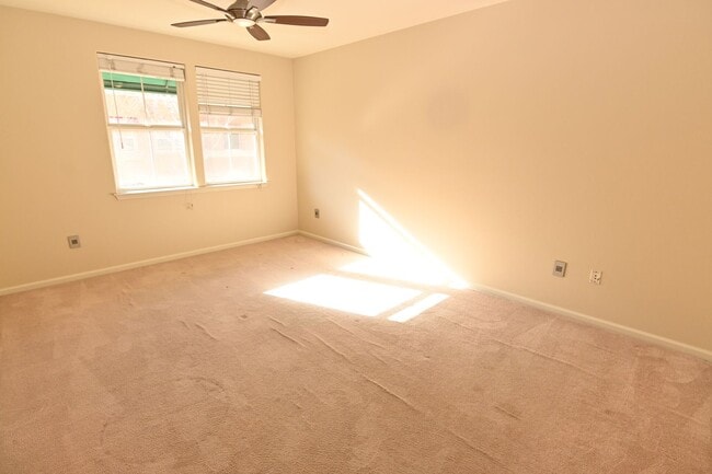 Building Photo - 1390 Saddle Rack St