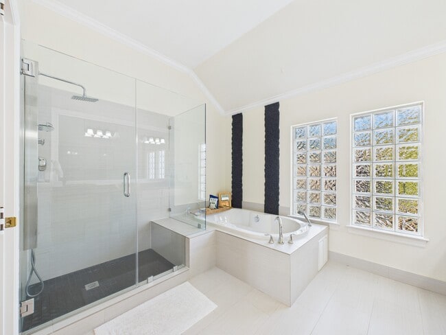 Building Photo - 3811 Jack St