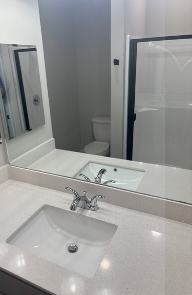 Private Bathroom - 439 Hobbs Ave