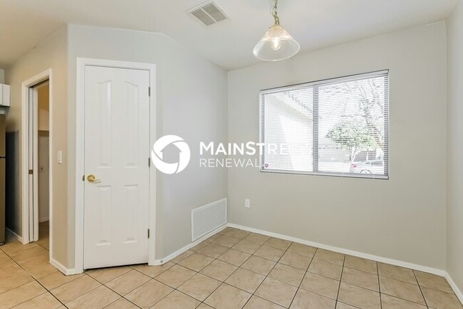 Building Photo - 3 Bedroom Pet-Friendly Home in Tucson, AZ with Main Street Renewal