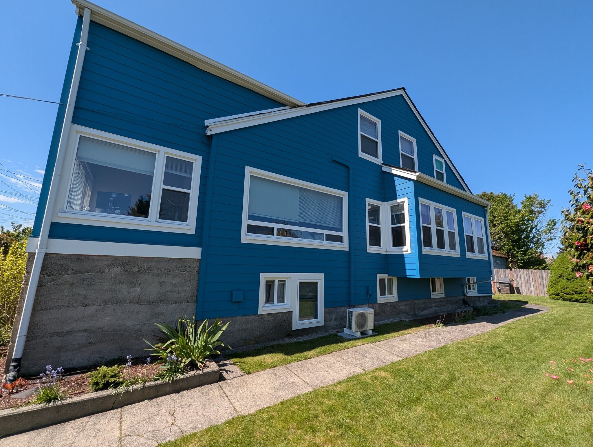 Building Photo - 1208 10th St