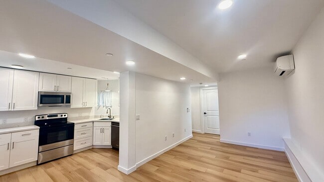 Building Photo - 1BR/1BA Renovated In-Law Unit in NOPA