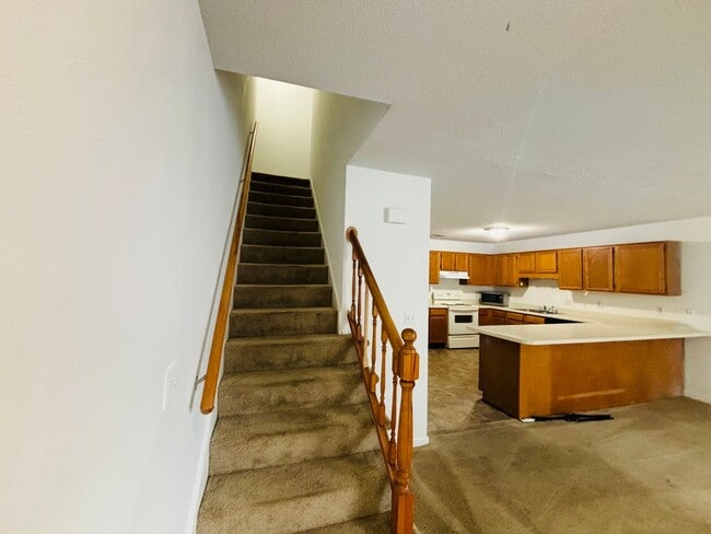 Building Photo - 850 Patrick Henry Dr