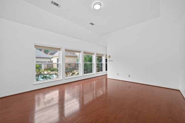 Building Photo - 15106 Dawnbrook Dr