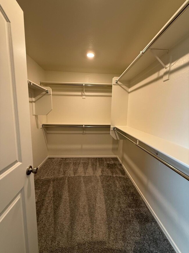 Building Photo - 16579 W Jenan Dr