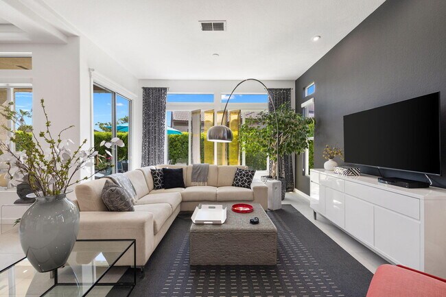 Building Photo - 44718 Alexandria Vale