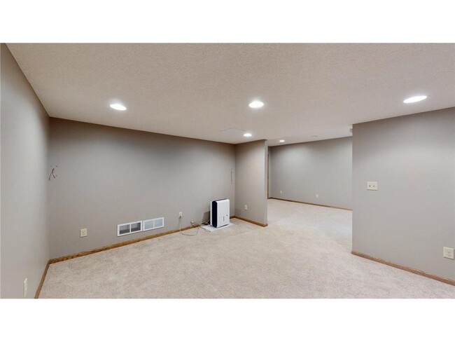 Building Photo - 2079 Woodbridge Way