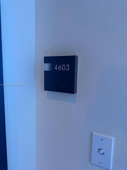 Building Photo - 200 Biscayne Boulevard Way