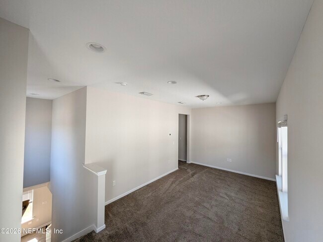 Building Photo - 100 Golden Fern Dr