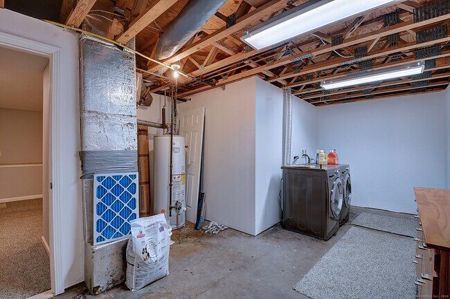 Building Photo - 28 Dutton Pl Way