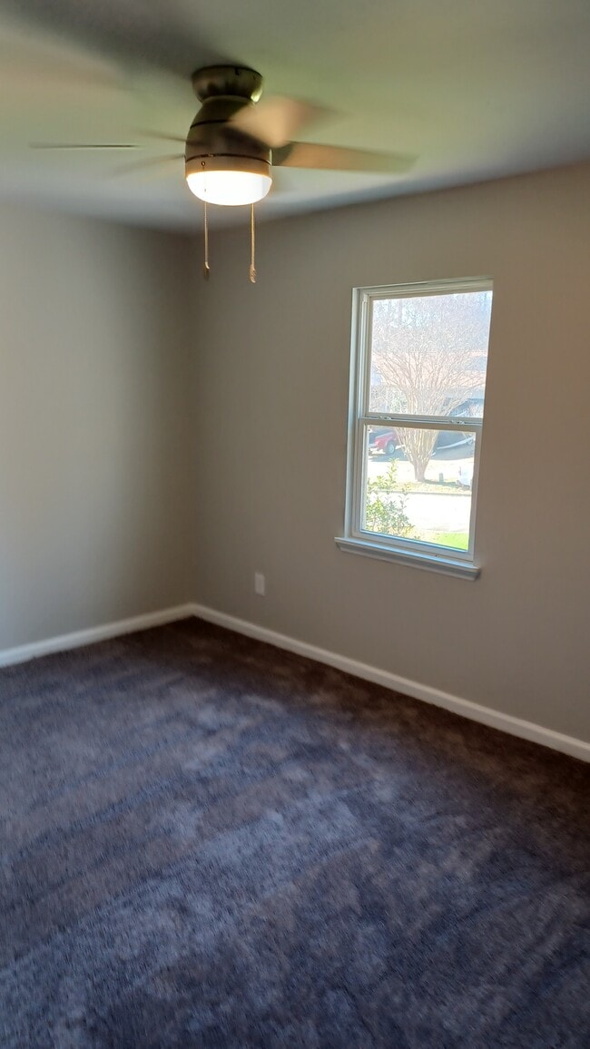 Building Photo - 521 Fairfield Way