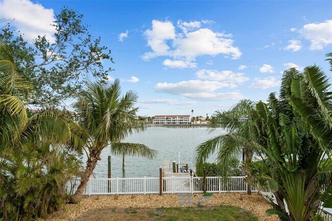 Building Photo - 12116 Lagoon Ln
