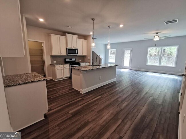 Building Photo - 159 Station Overlook Dr