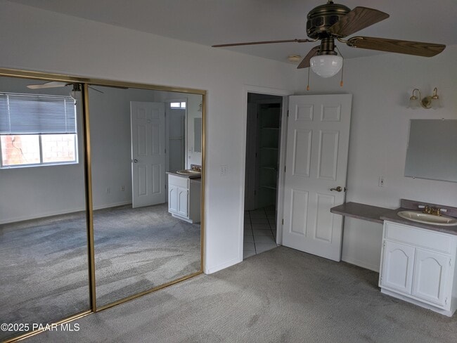 Building Photo - 7450 E Horseshoe Ln