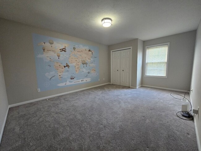 Building Photo - Spacious 4 Bedroom Duplex in North Normal ...