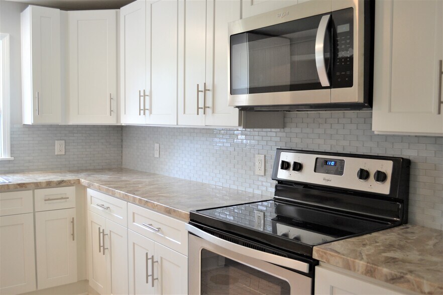 Building Photo - 1375 Nelms Dr