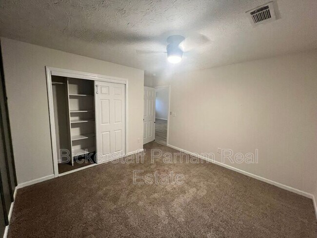 Building Photo - 3007 Nancy Dr