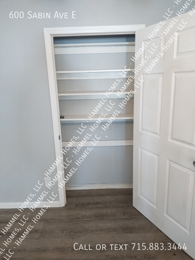 Building Photo - 600 Sabin Ave E