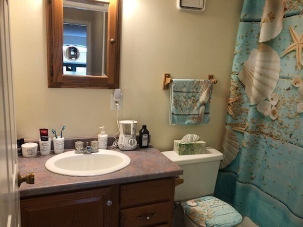 Building Photo - 200 Market St