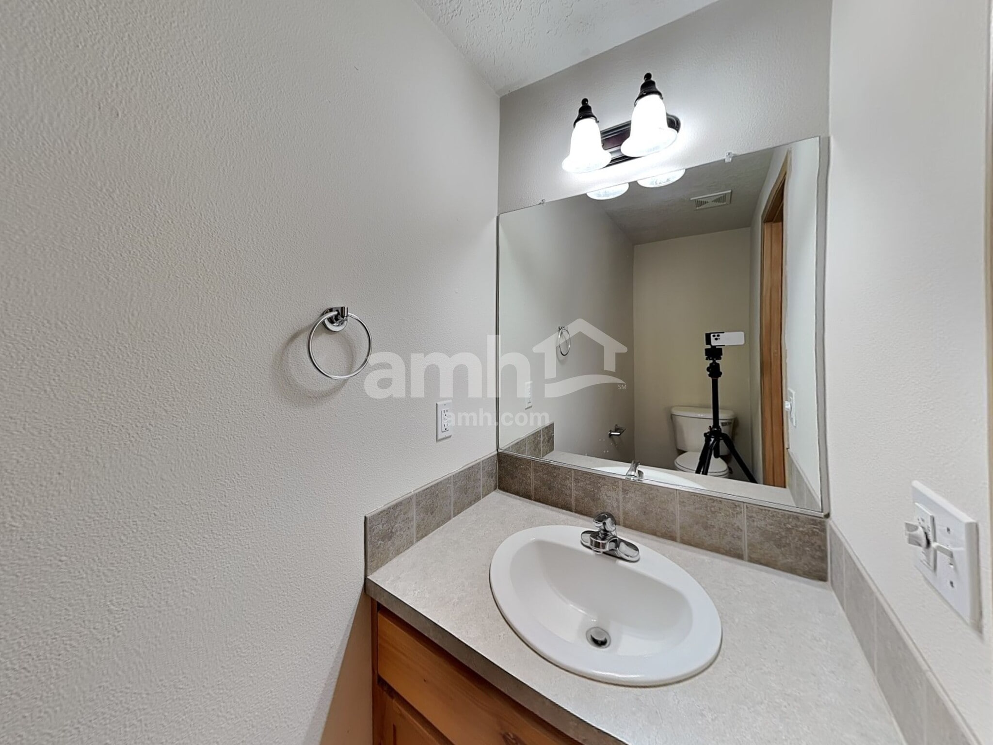 Building Photo - 465 Donna Dr