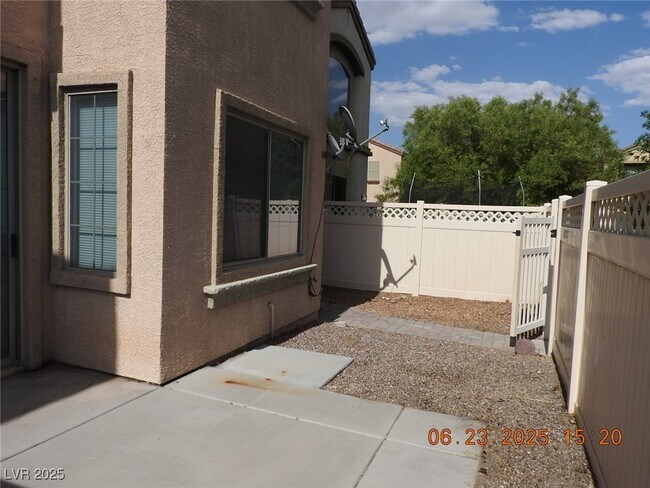 Building Photo - 707 W Sea Harbor Ct