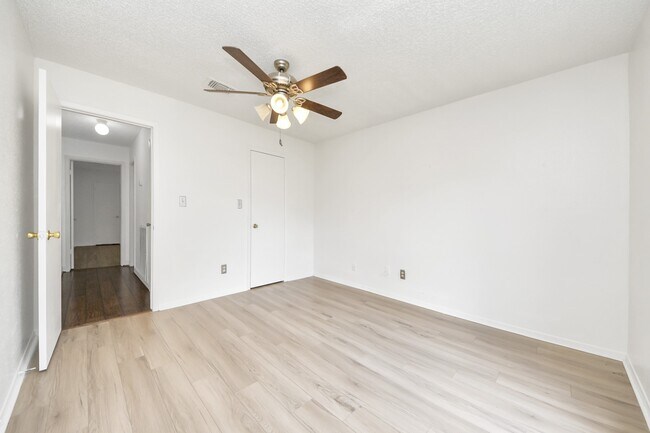 Building Photo - 6230 Grandvale Dr