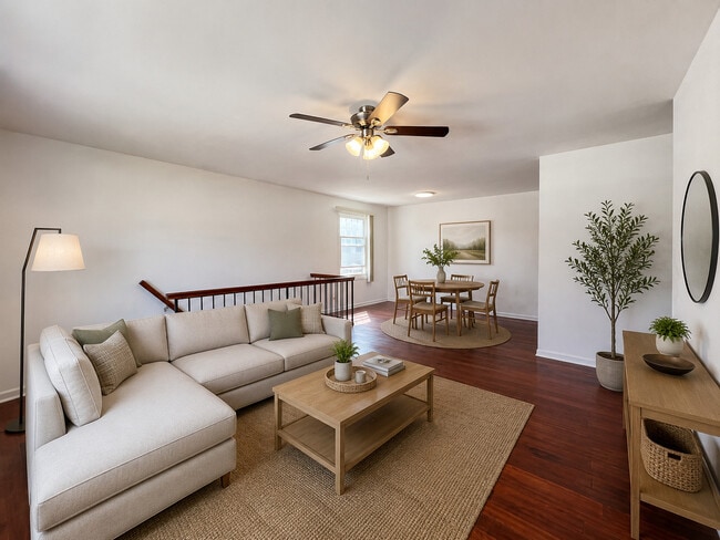Building Photo - 358 Farmingdale Cir