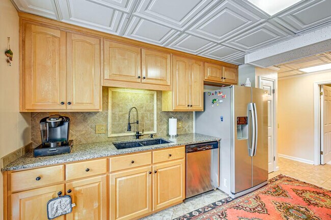 Building Photo - 4984 Webster Rd