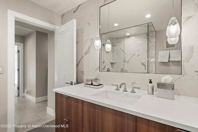 Building Photo - 552 Mountain Laurel Dr