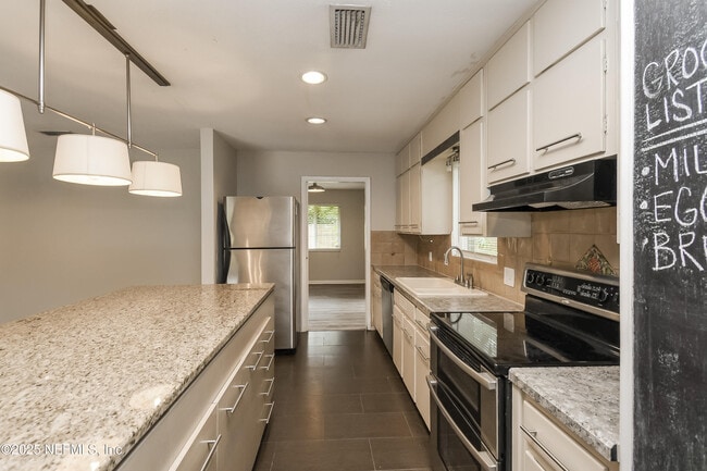 Building Photo - 1555 Shirl Ln