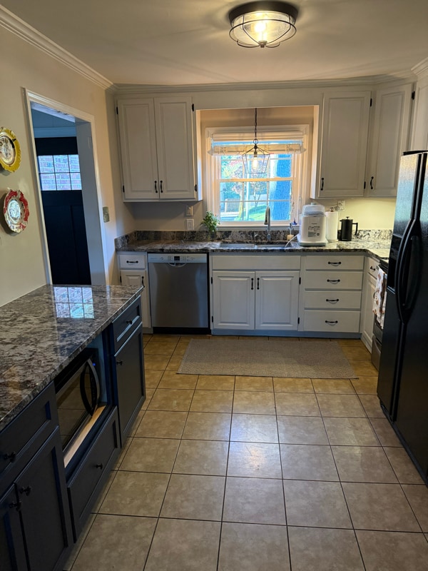 Building Photo - 6111 Rose Valley Dr