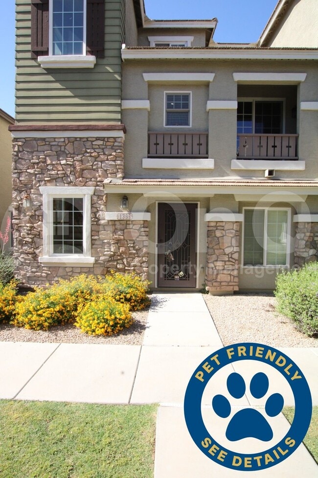 Primary Photo - 1366 S Sabino Dr
