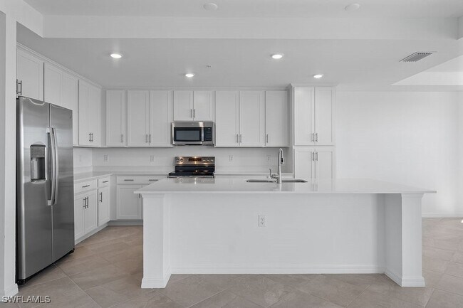 Building Photo - 5555 Double Eagle Cir