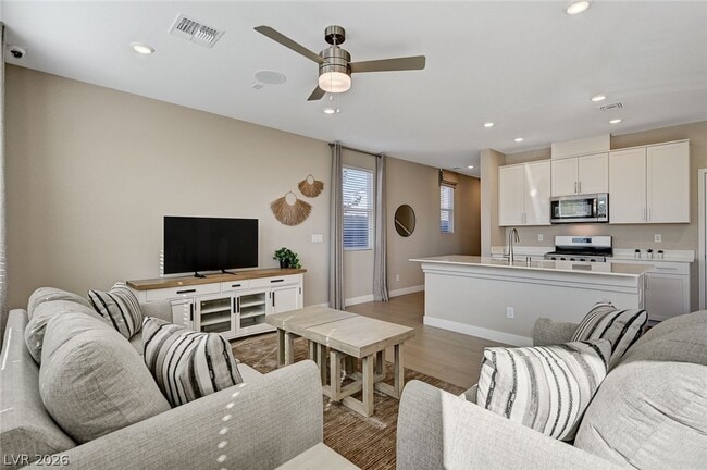 Building Photo - 10029 Luna River Ave