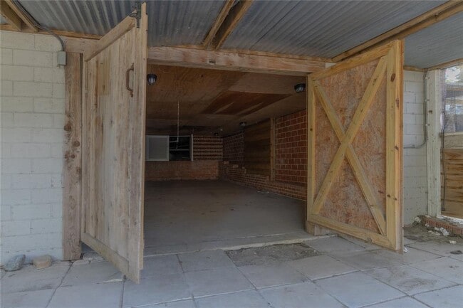 Building Photo - 120 Erskine Ferry Rd