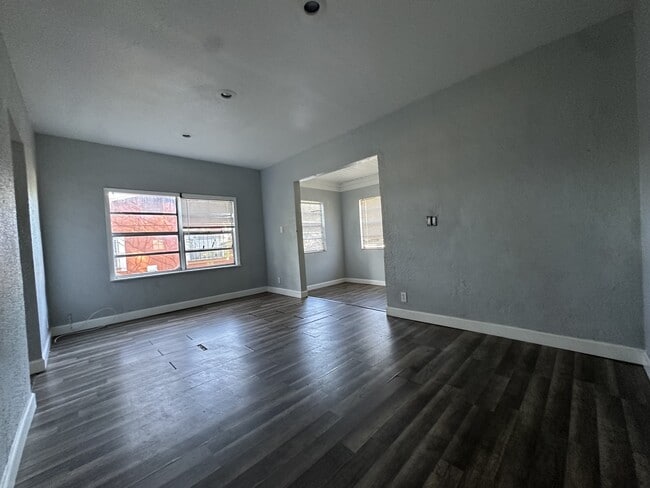 Building Photo - 3136 17th Ave S