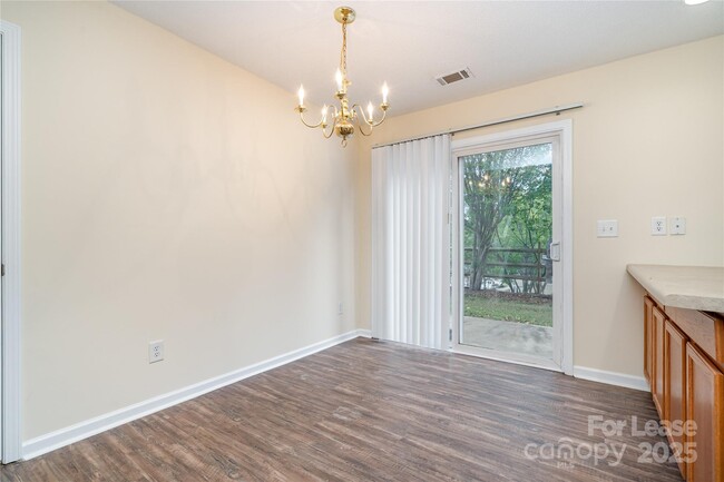 Building Photo - 16849 Greenlawn Hills Ct