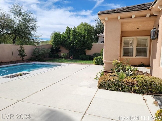 Building Photo - GORGEOUS SINGLE-STORY HOME IN RED ROCK COU...