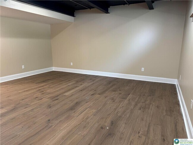 Building Photo - 330 Linden Ave