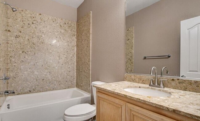 Building Photo - 757 Secret London Ave