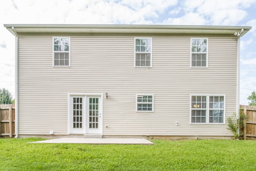 Building Photo - 159 Lyndhurst Dr