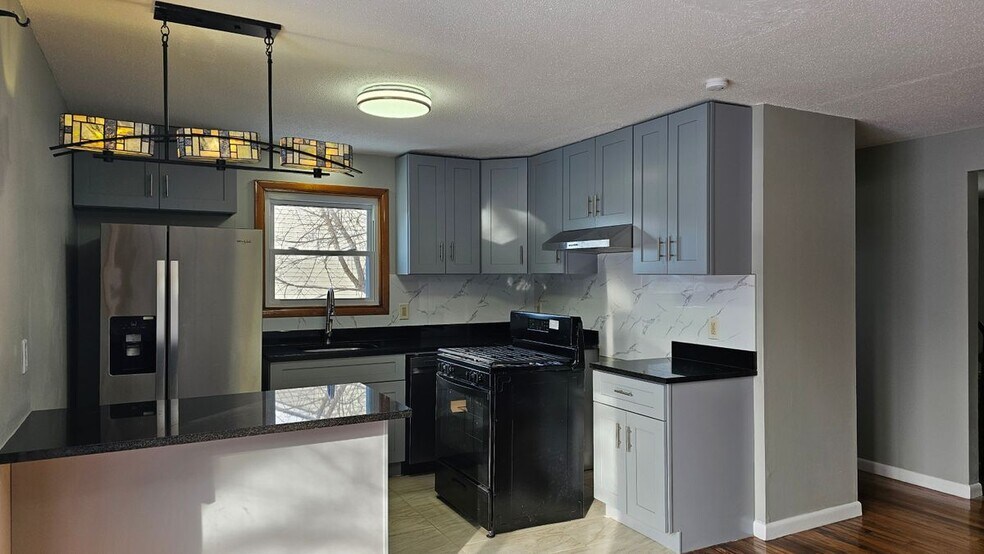 Building Photo - 32 Morrison St