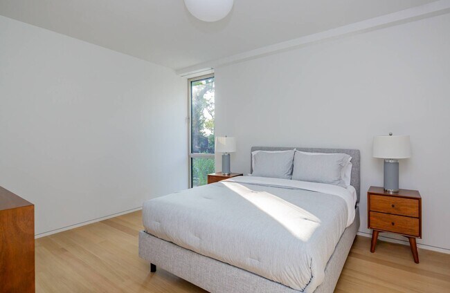 Building Photo - 47L S Ferry Rd