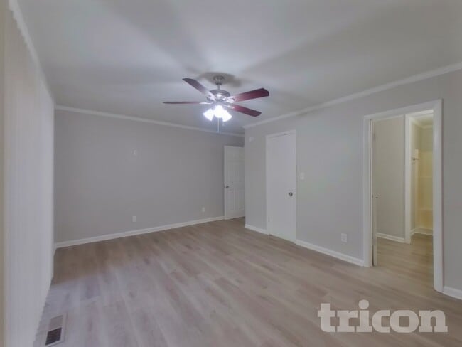 Building Photo - 6273 Branch Hill Cir